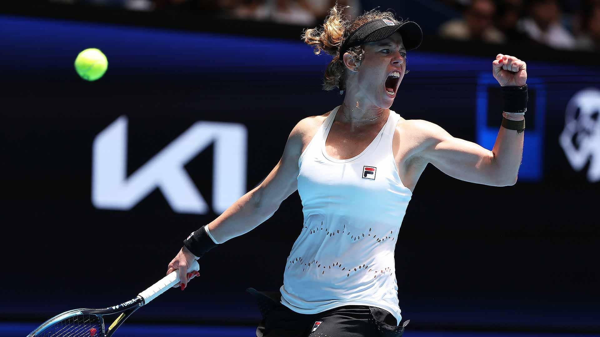 Laura Siegemund upsets Beatriz Haddad Maia to give Germany an early lead over Brazil in Perth.