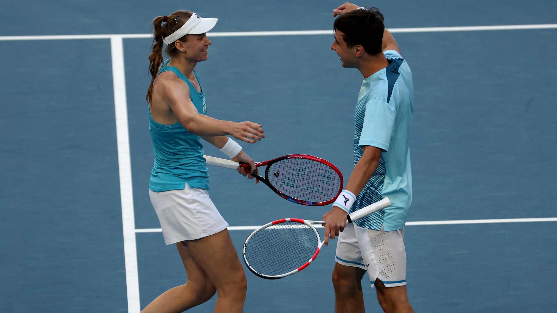 Elena Rybakina, <a href='https://www.atptour.com/es/players/alexander-shevchenko/s0h2/overview'>Alexander Shevchenko</a> 
