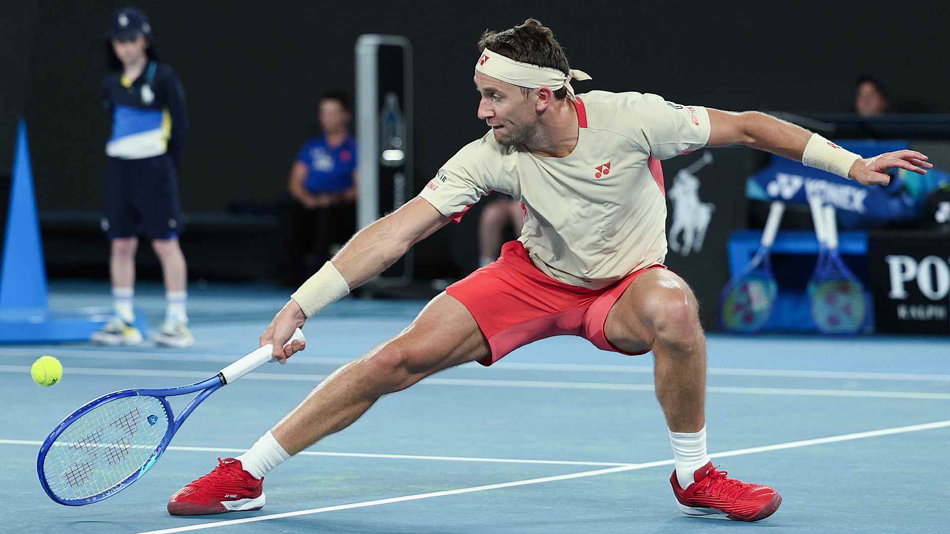 <a href='https://www.atptour.com/en/players/casper-ruud/rh16/overview'>Casper Ruud</a> in action against <a href='https://www.atptour.com/en/players/jaume-munar/mu94/overview'>Jaume Munar</a> in the first round at the 2025 <a href='https://www.atptour.com/en/tournaments/australian-open/580/overview'>Australian Open</a>.