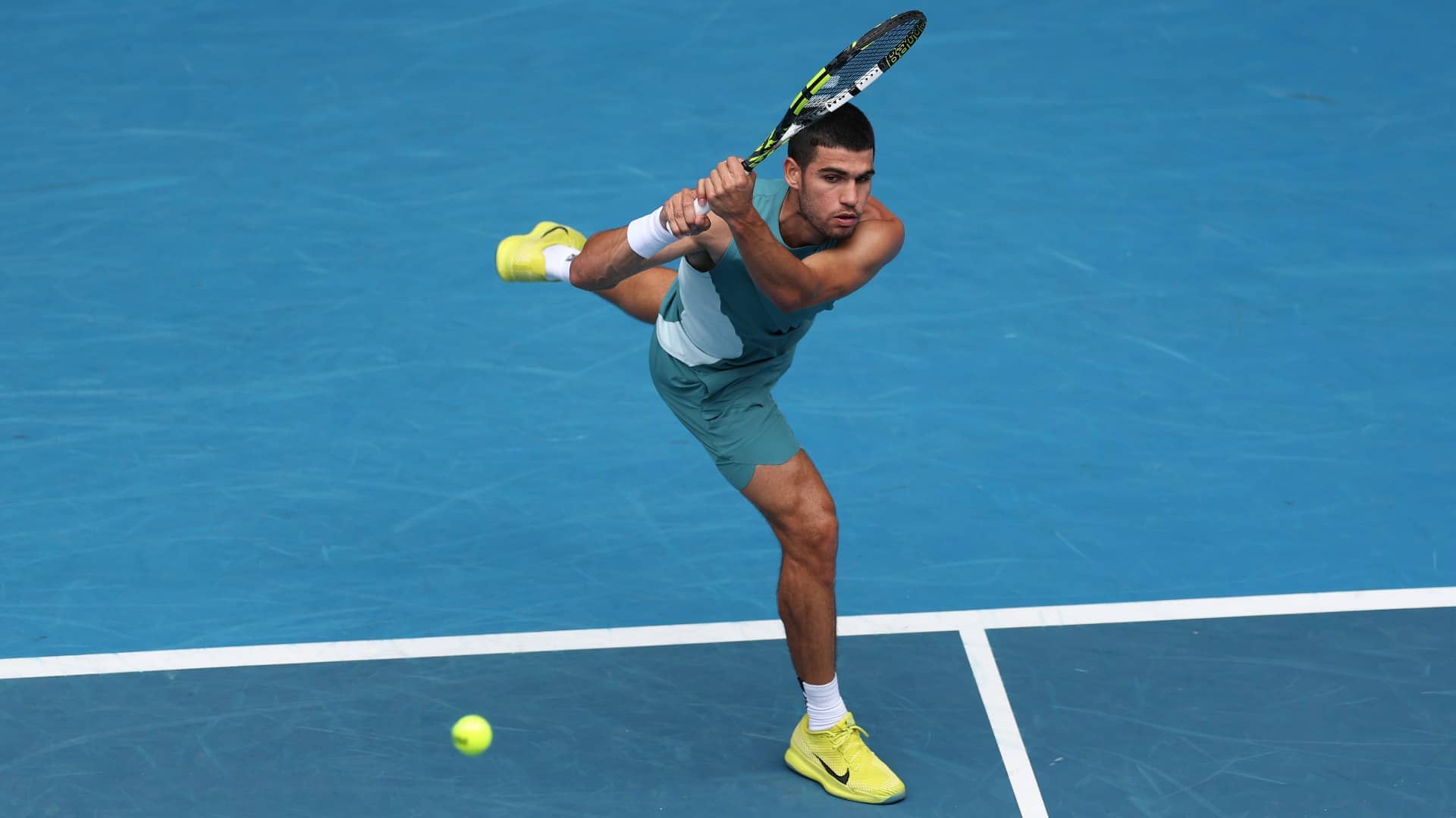 Carlos Alcaraz se lucio este miércoles y va por más en el Abierto de Australia