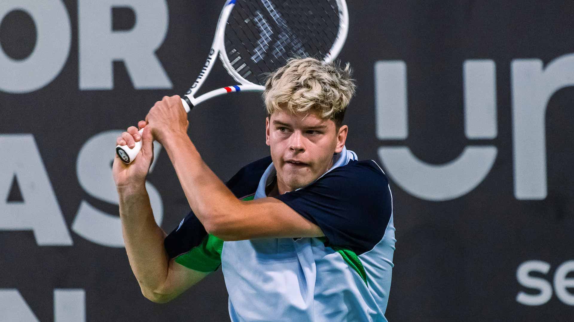 Alexander Blockx in action at the Oeiras Open 3.