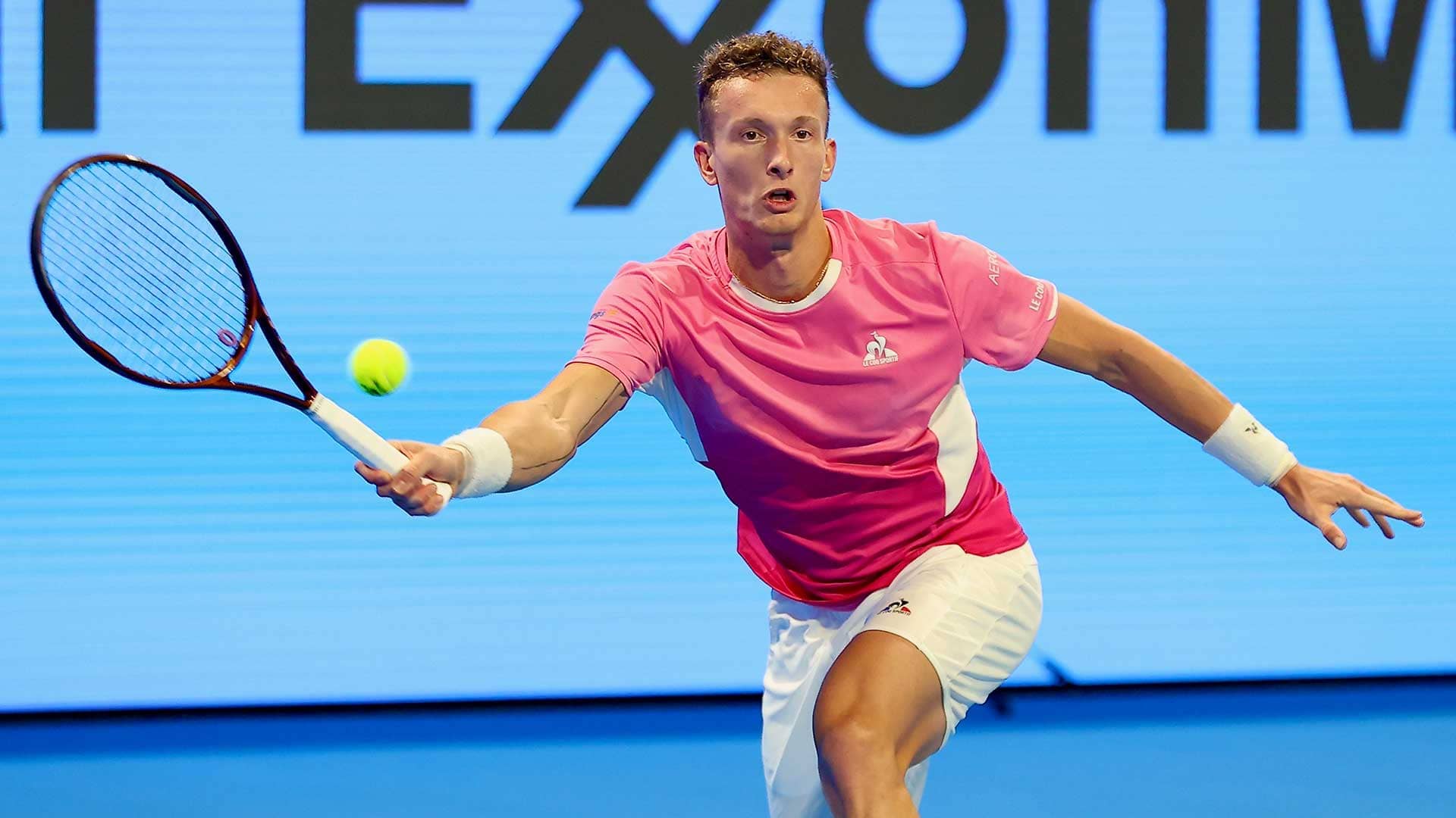 Red-hot Lehecka shocks Alcaraz in Doha