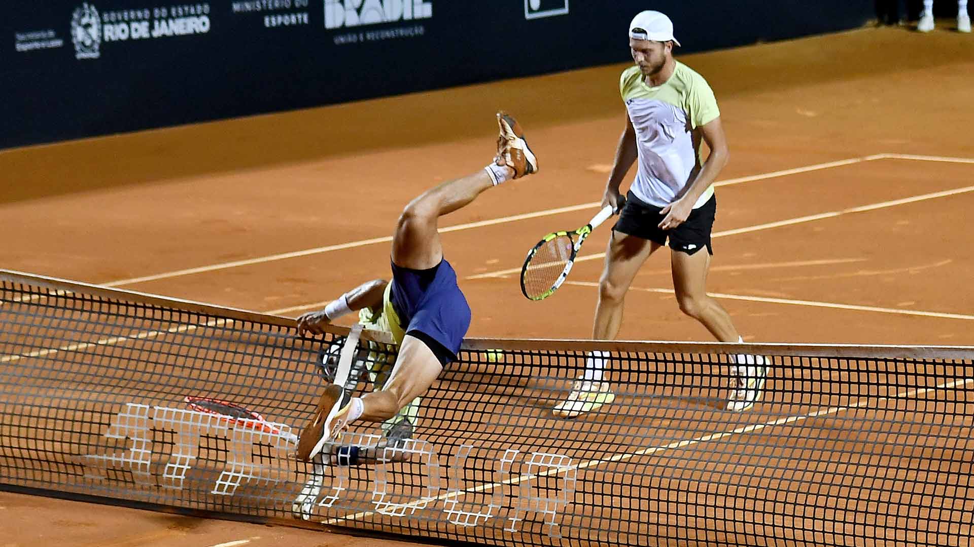 Franciso Comesana gets tangled in the net in Rio.