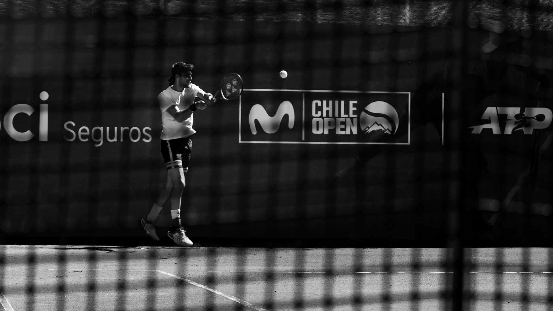 Tomas Martin Etcheverry won his match against Hugo Gaston on Tuesday in Santiago.