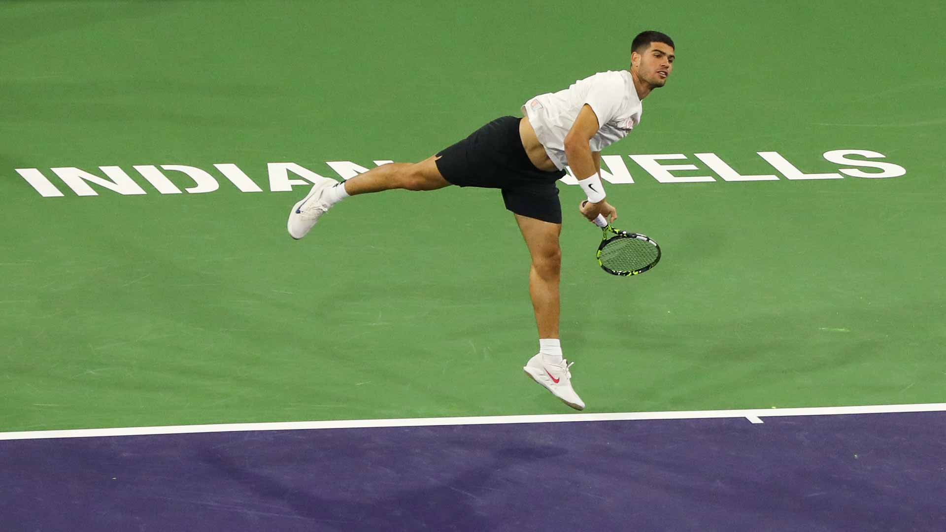 Carlos Alcaraz prepares to defend his two consecutive Indian Wells titles.