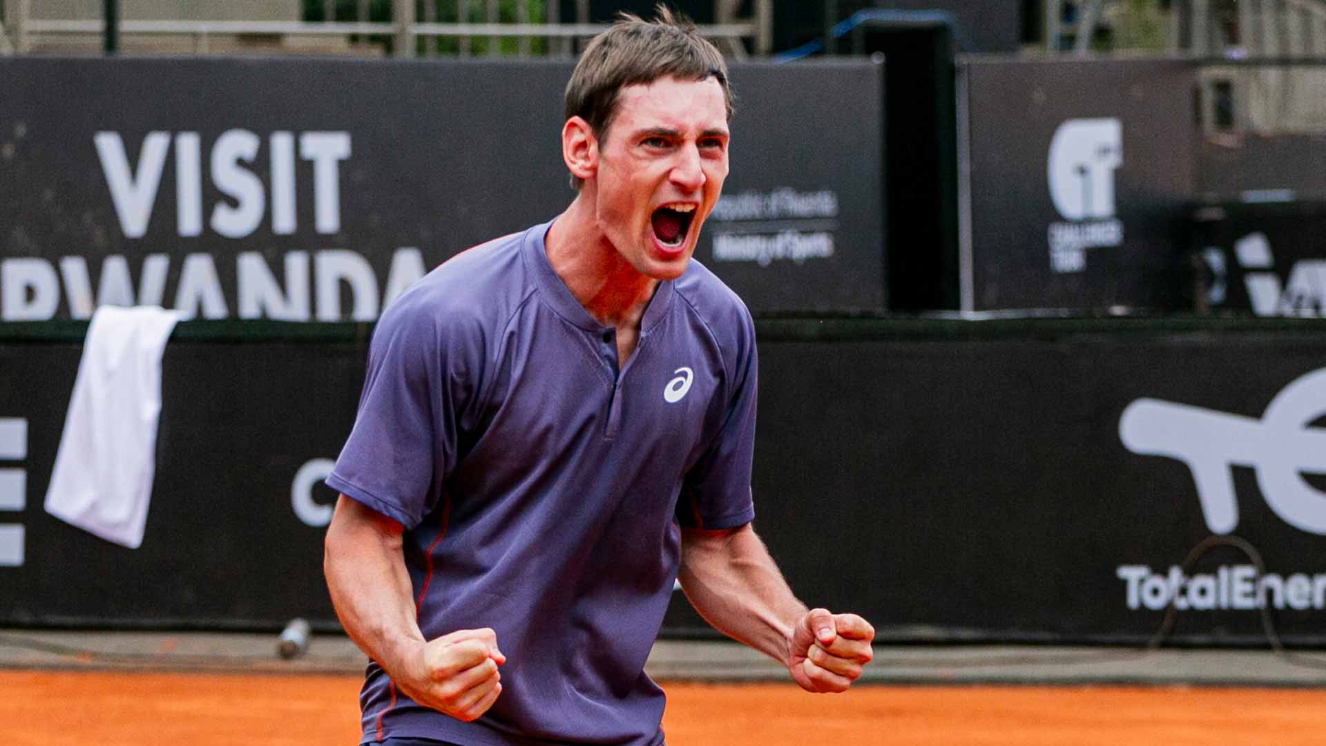 <a href='https://www.atptour.com/en/players/valentin-royer/r0eb/overview'>Valentin Royer</a> celebrates winning a Challenger 100 title in Kigali.