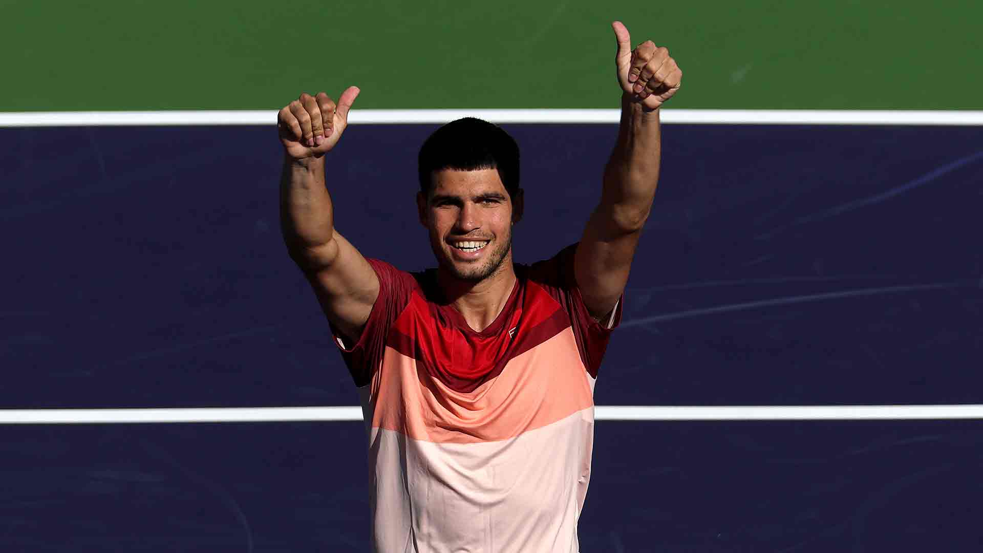 Carlos Alcaraz celebra una victoria más en el BNP Paribas Open 2025.