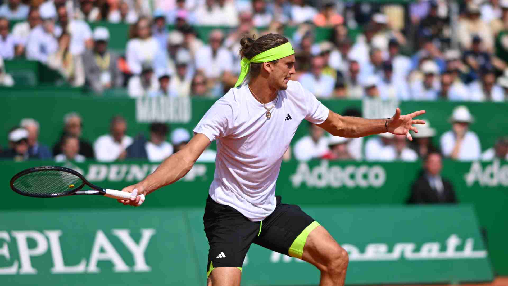 Alexander Zverev in second-round action at the Rolex Monte-Carlo Masters.