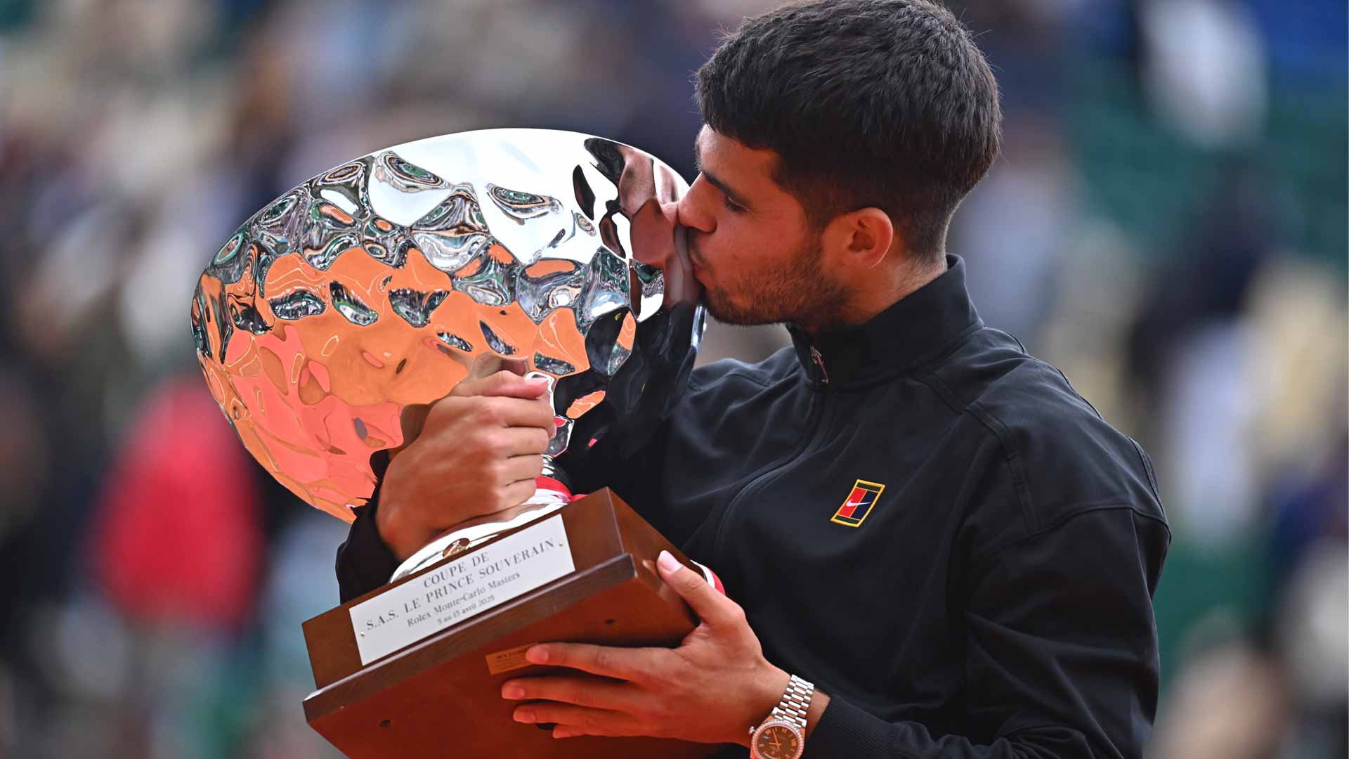 Carlos Alcaraz celebra su sexto título ATP Masters 1000 en Montecarlo.
