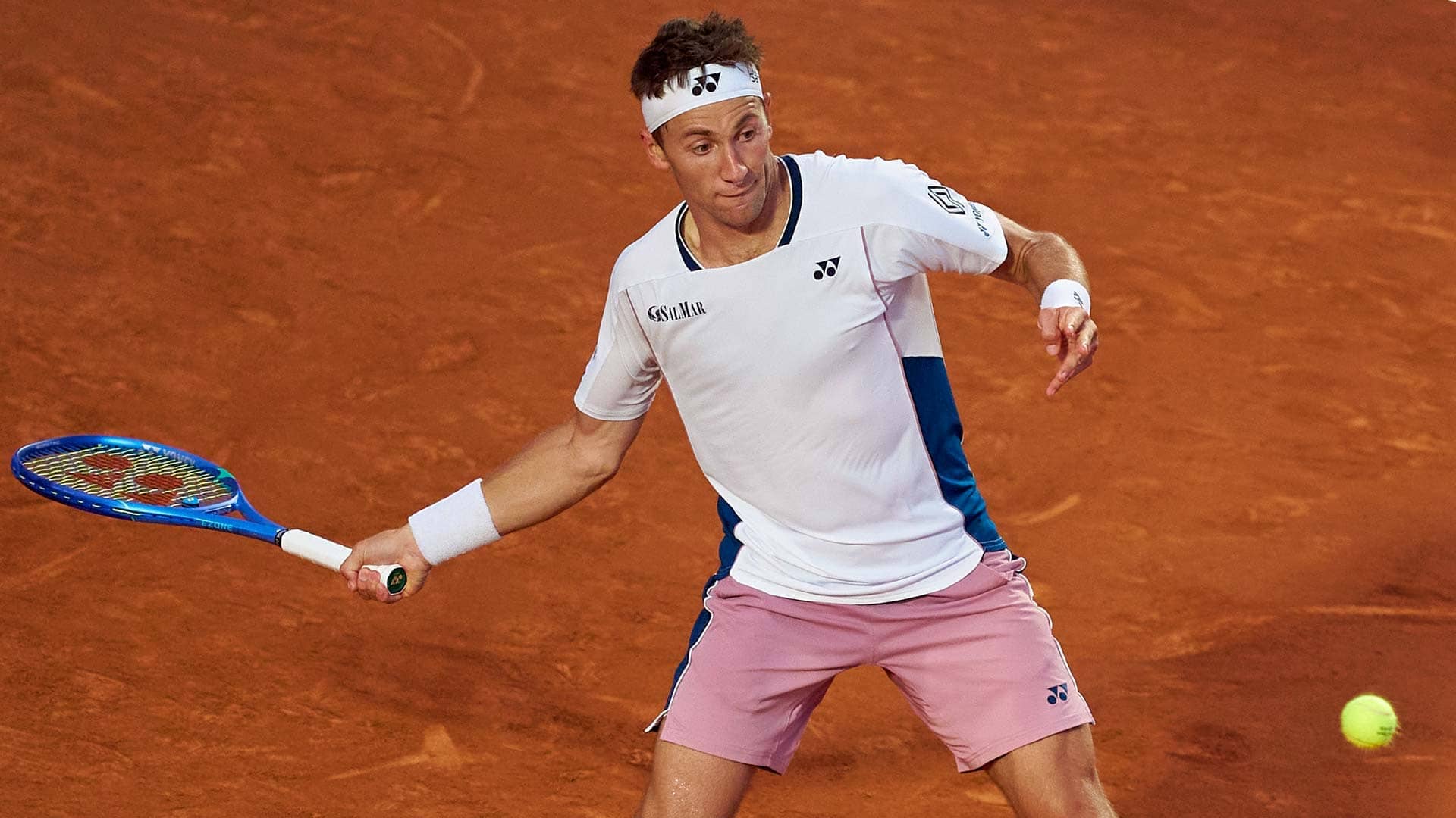 Ruud escapes trouble to beat Medjedovic, continues Barcelona title defence