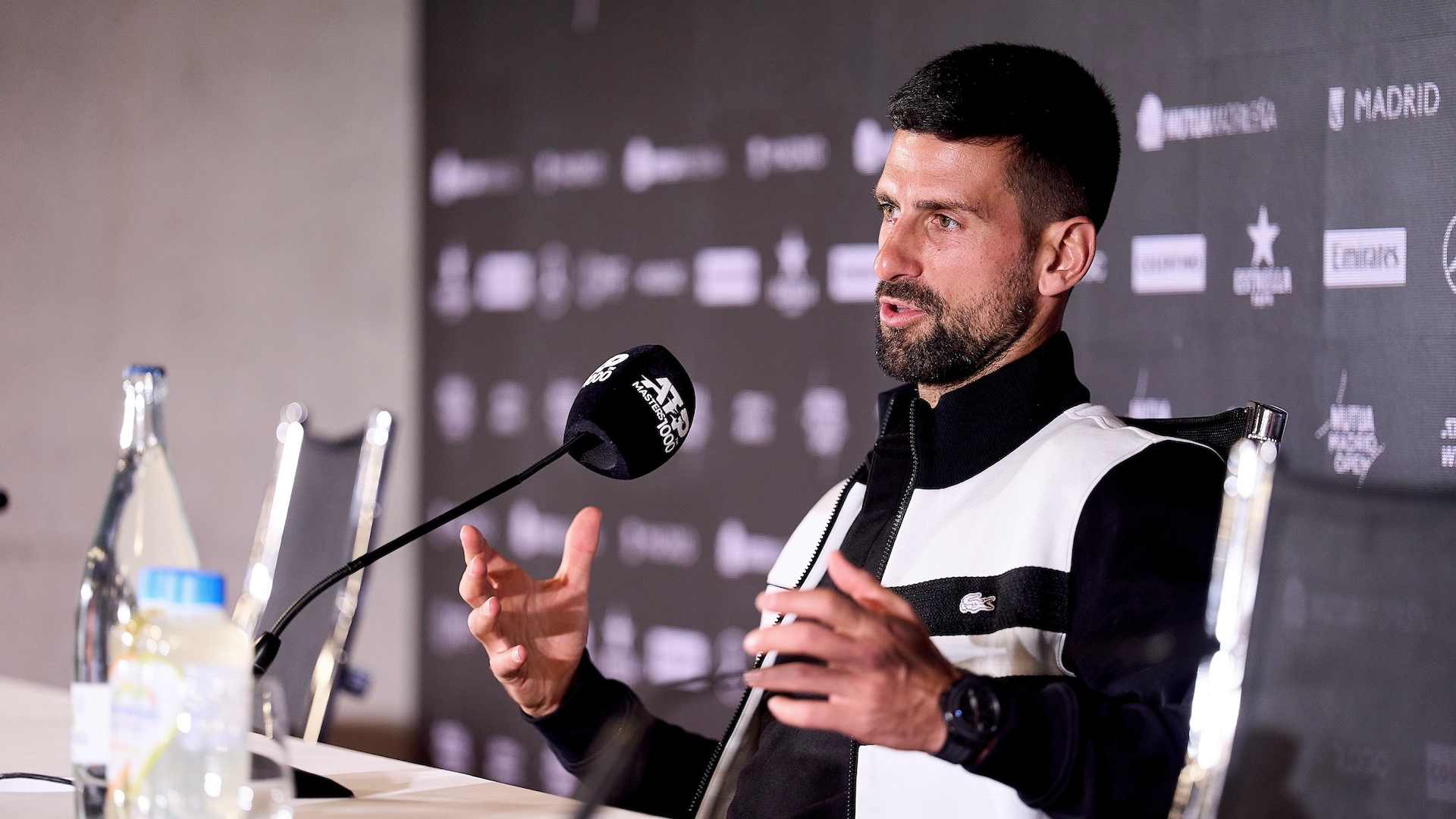 Novak Djokovic comparece ante los medios de comunicación en el Mutua Madrid Open 2025.