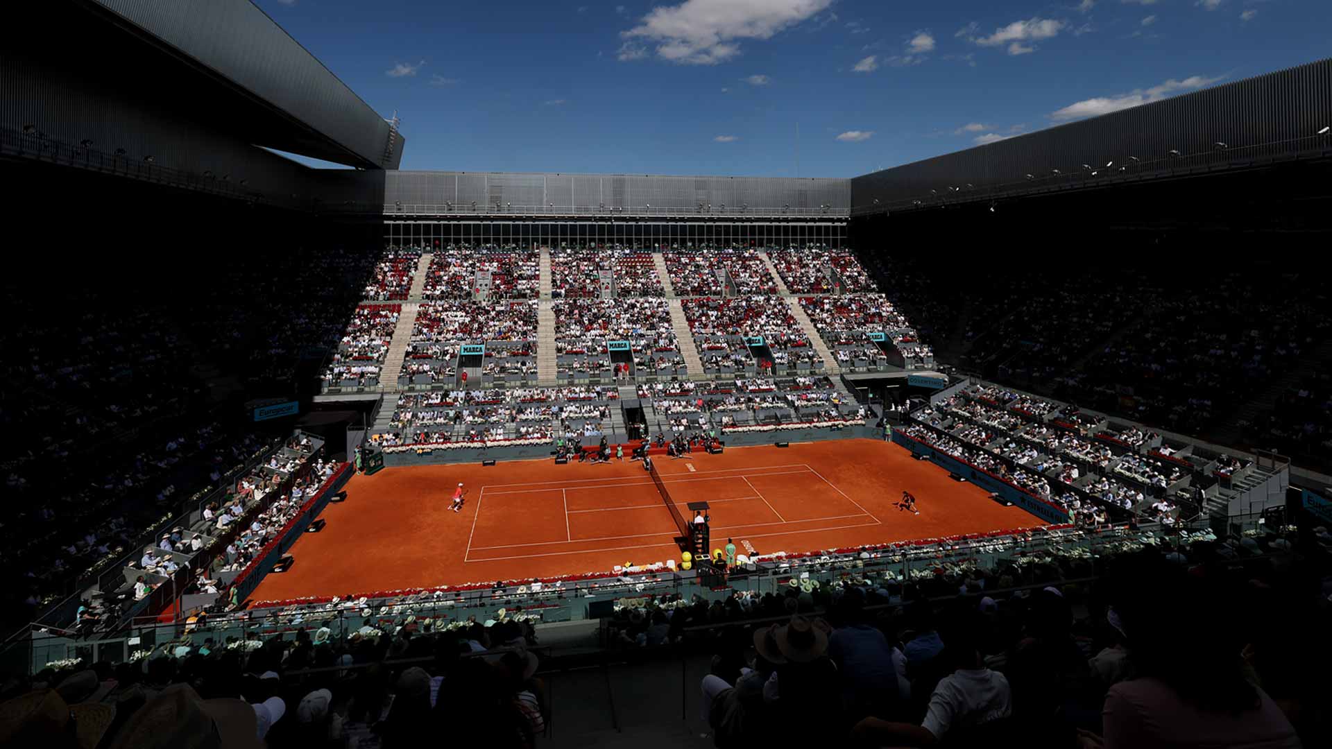 Play suspended due to power cut in Madrid