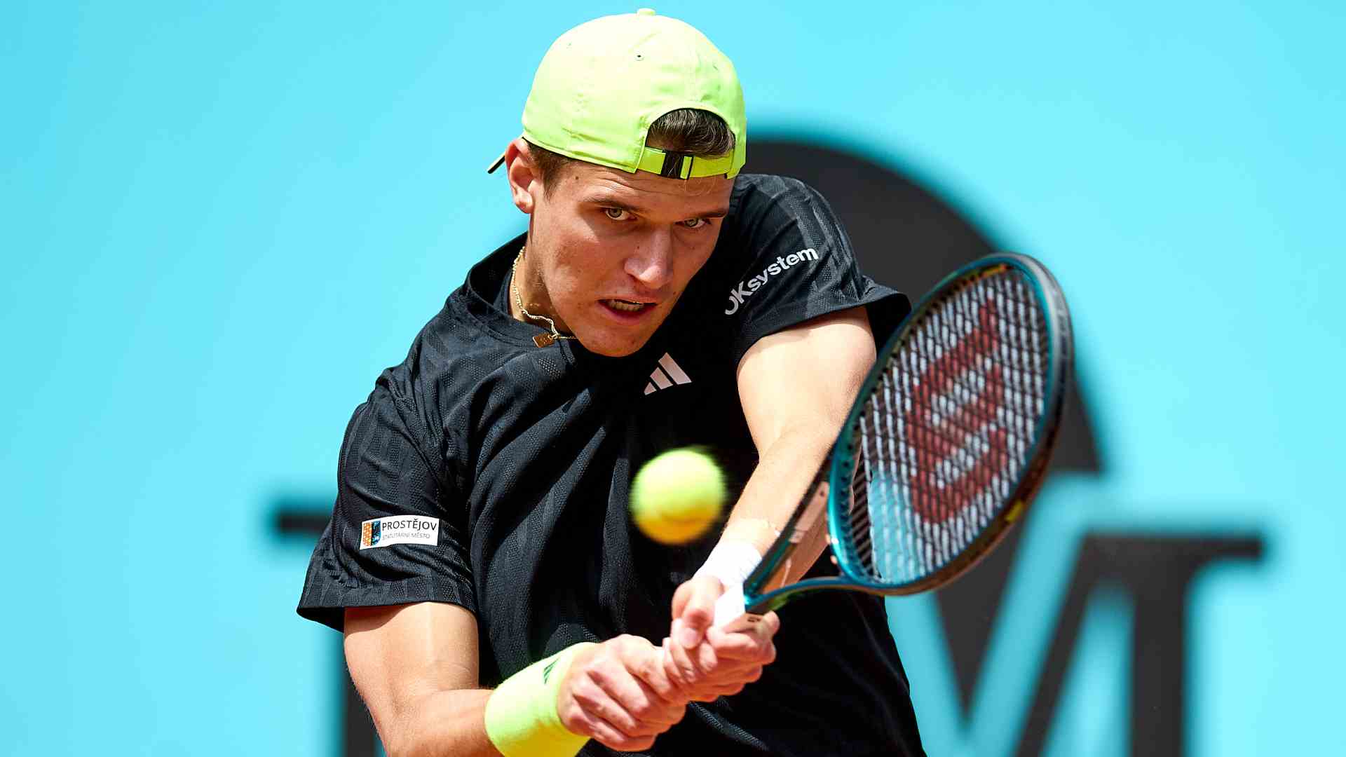 Mensik joins elite list in Madrid QF history