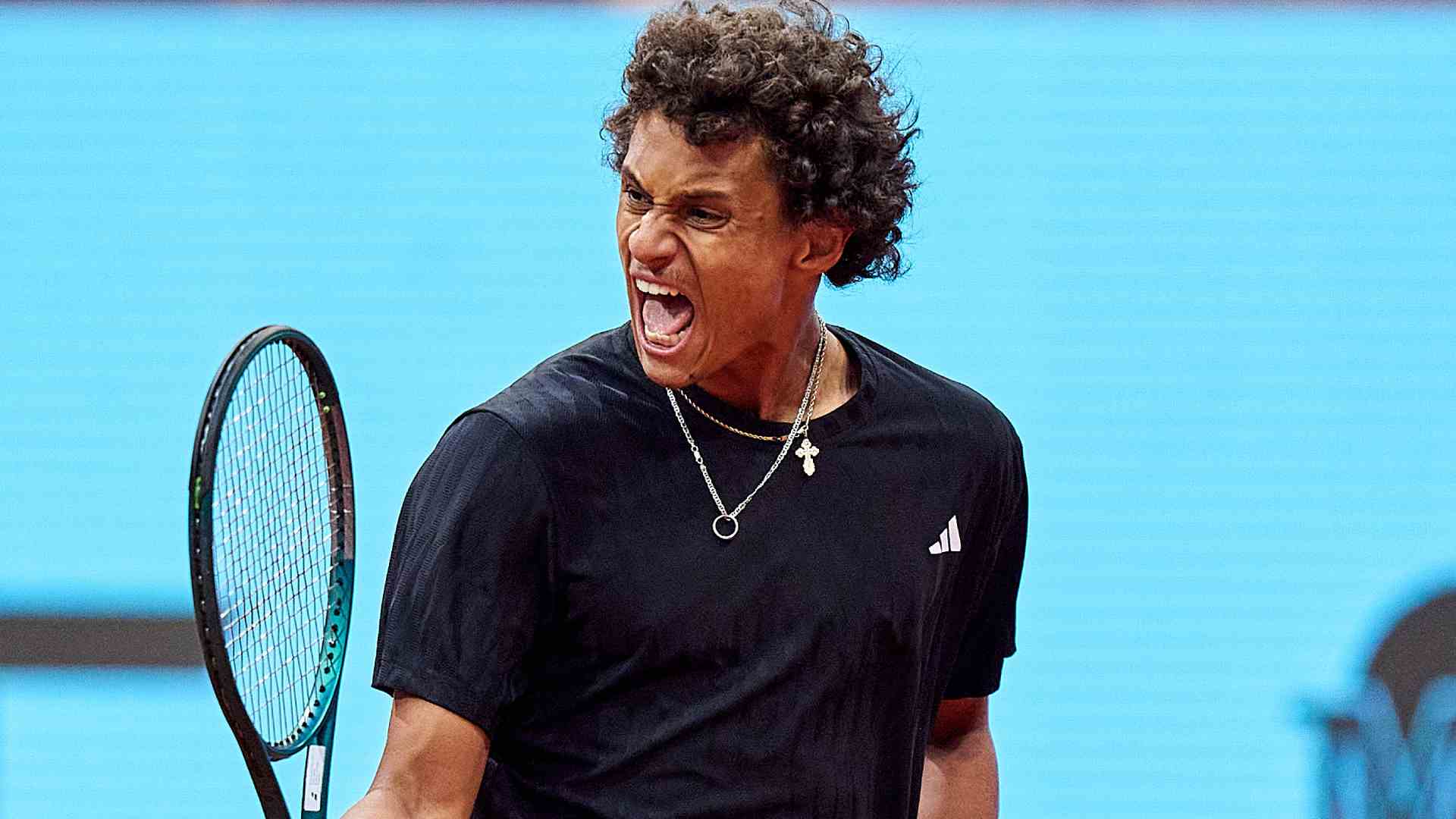 Lucky loser Diallo saves 3 MPs, rallies past bloodied Dimitrov in Madrid