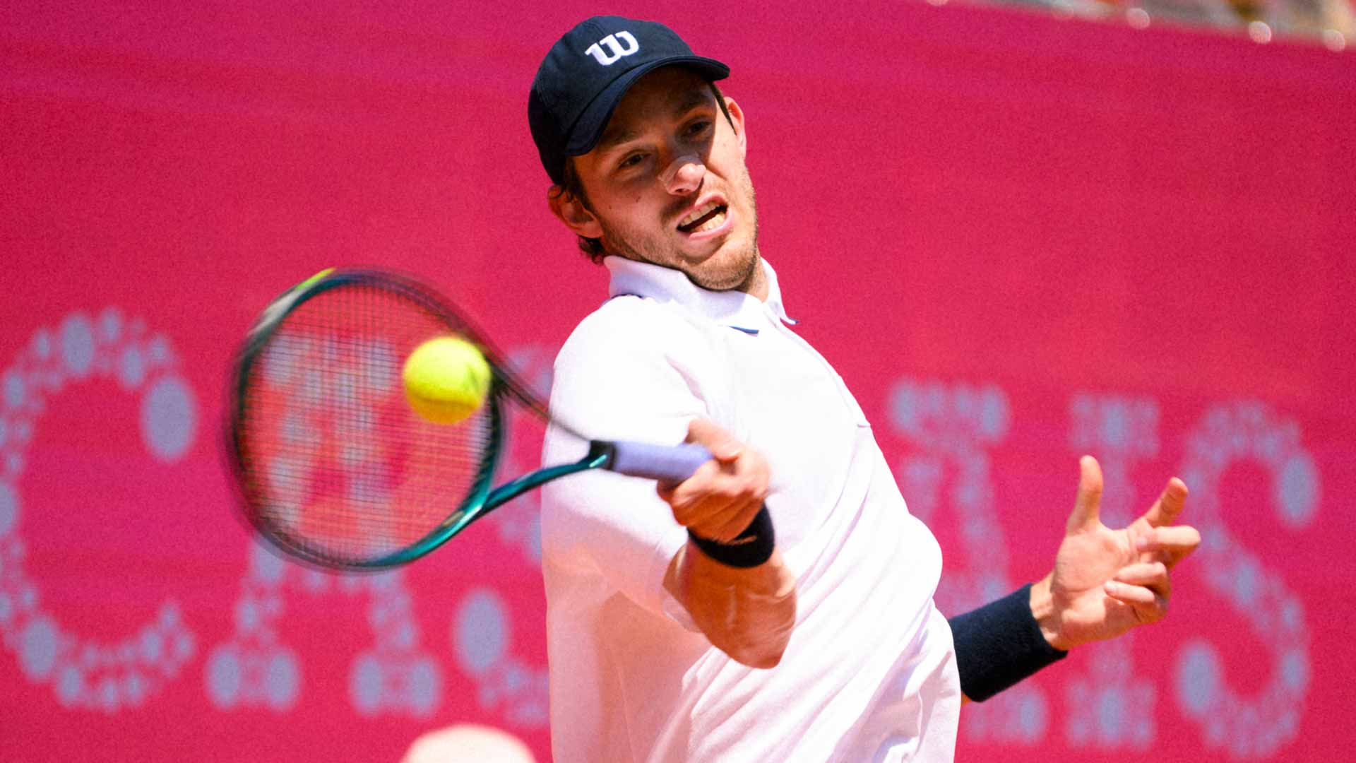 Jarry recovers after marathon first set, advances at Estoril Challenger; Fonseca falls