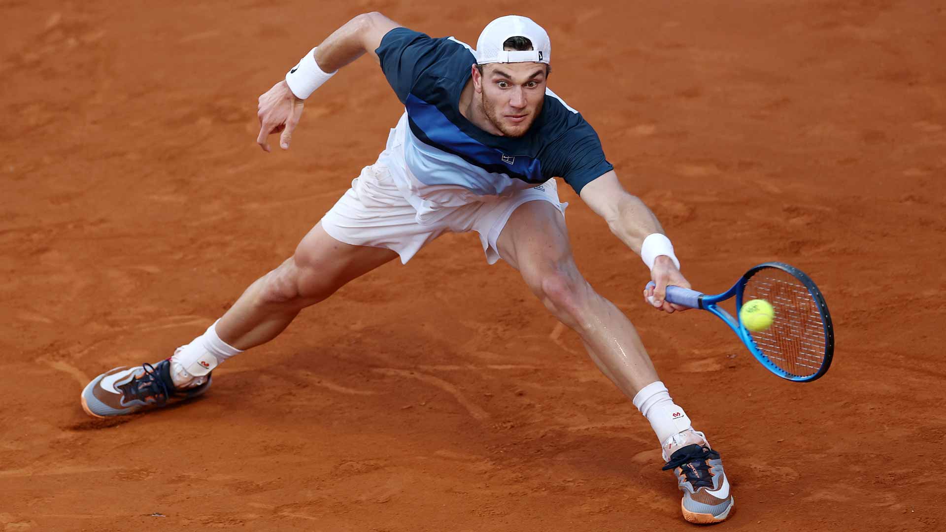 Draper rides fast start past Darderi in Rome
