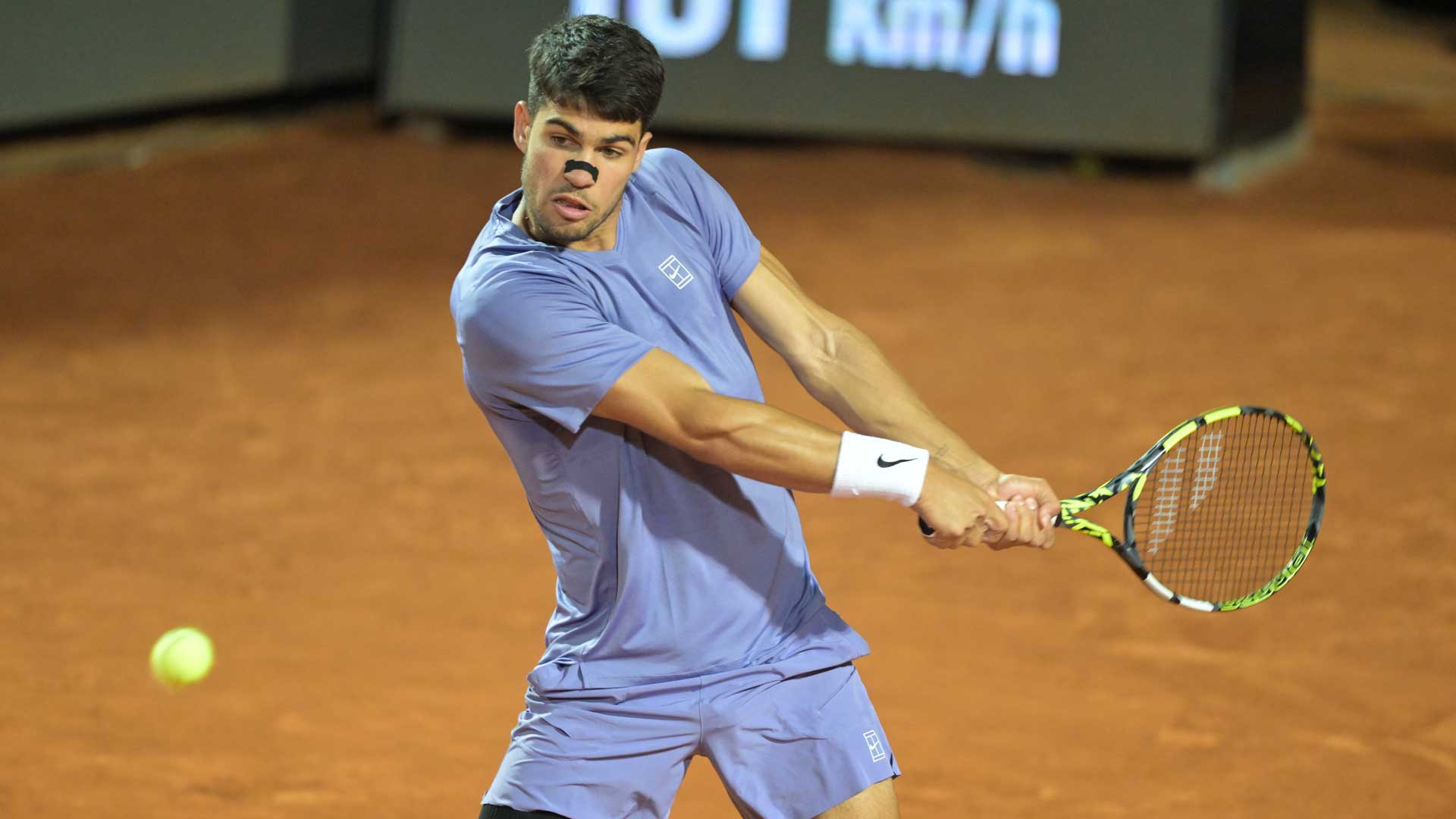 Alcaraz accelerates past Djere to reach Rome R4