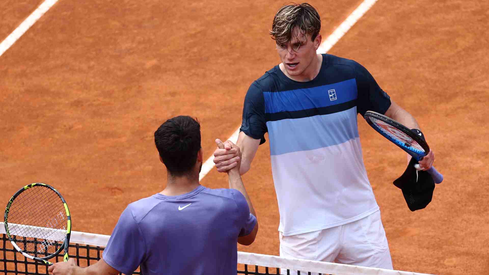 Jack Draper trails Carlos Alcaraz 2-4 in their Lexus ATP Head2Head series.