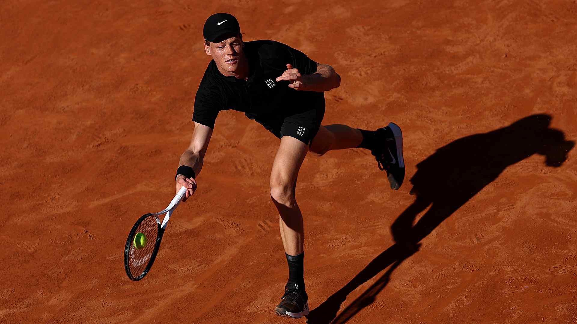 When do Jannik Sinner and Carlos Alcaraz play their first matches at Roland Garros?