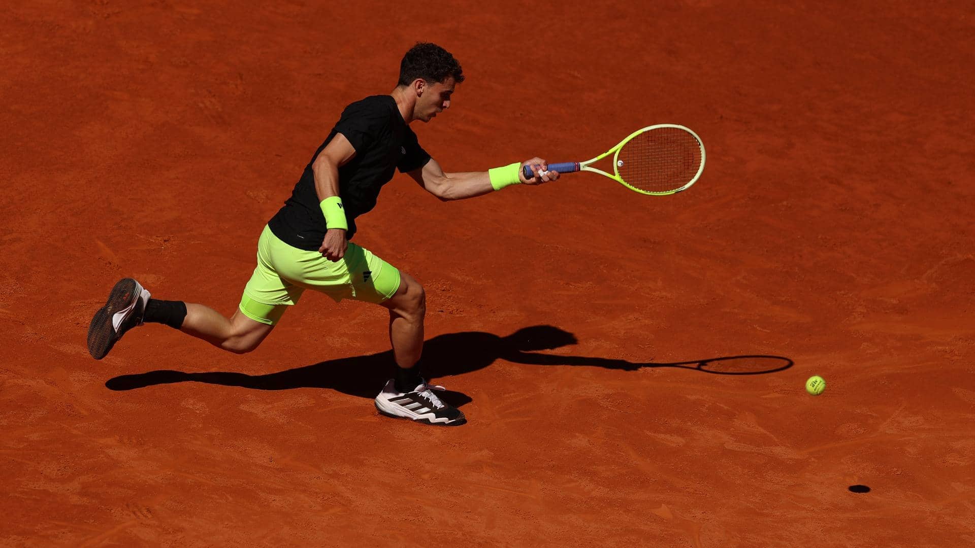 Juan Manuel Cerúndolo venció a Michelsen en sets corridos y está en R2 en Roland Garros.