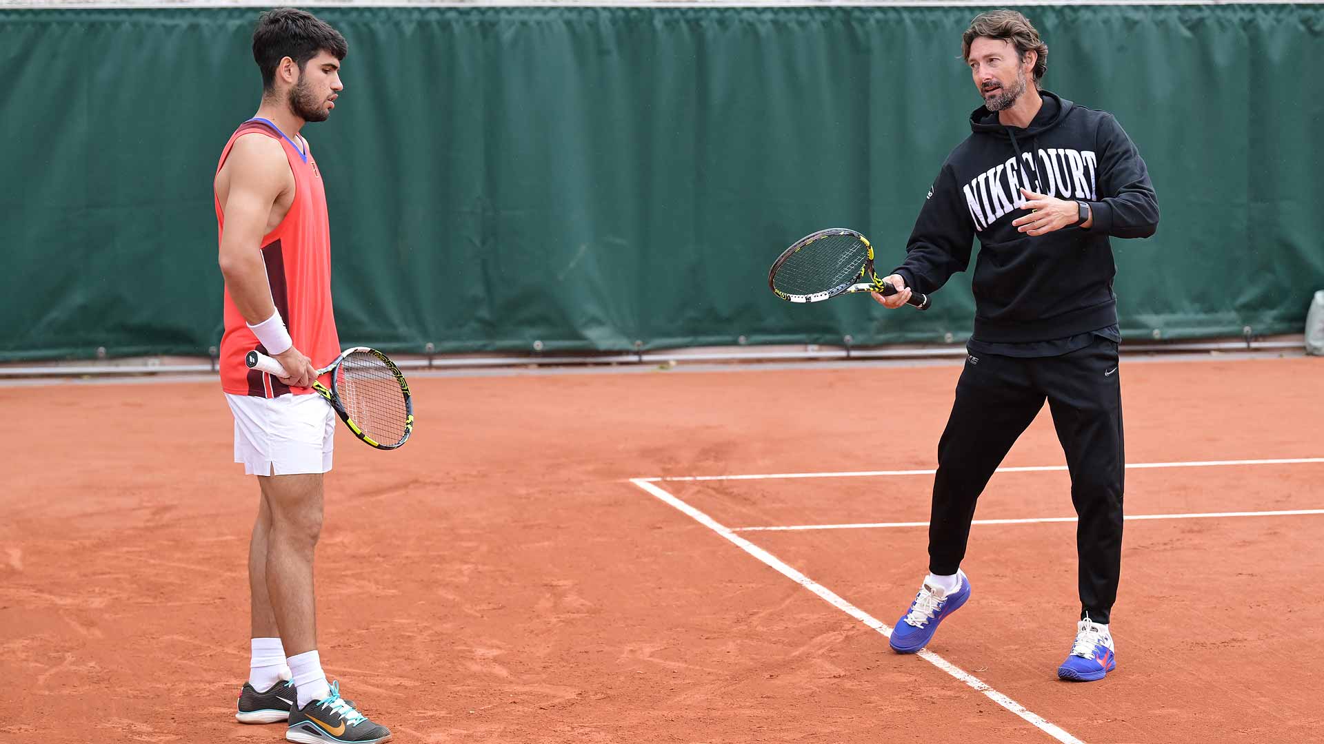 Eyes closed for Alcaraz before his Roland Garros opener