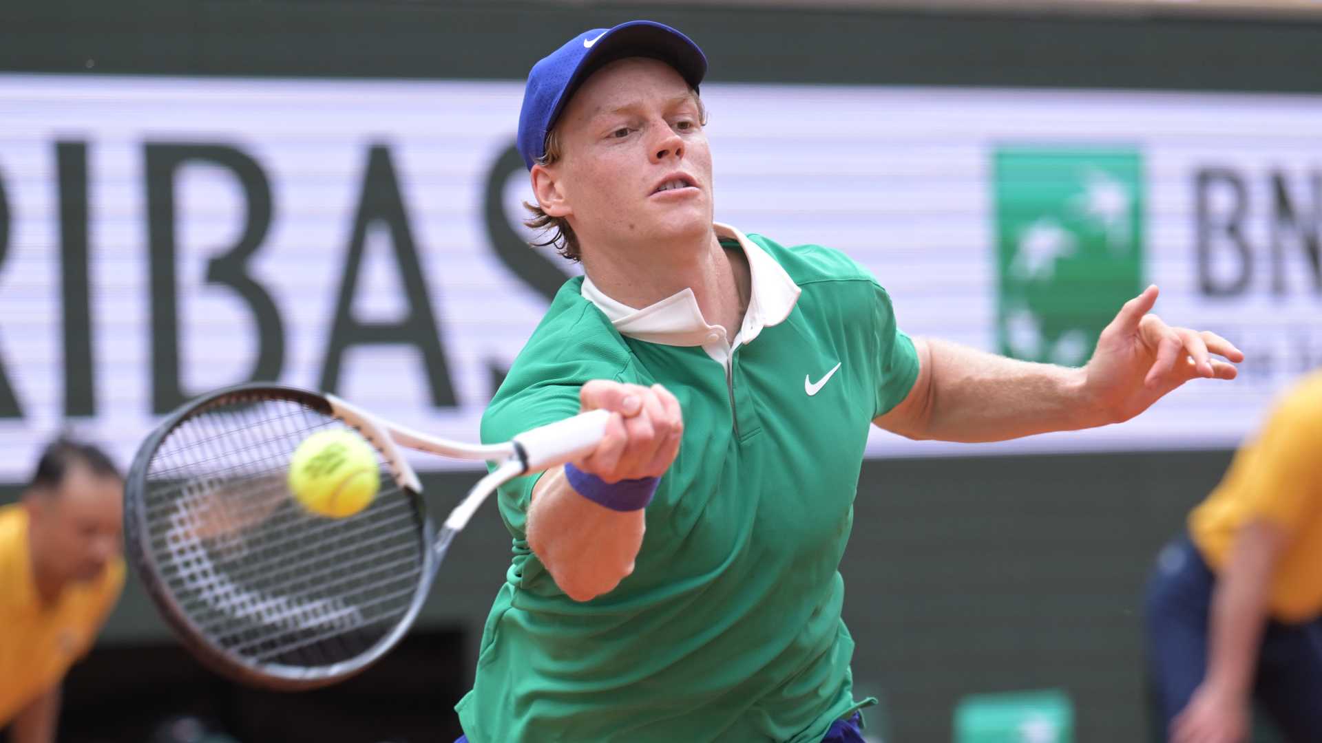 Jannik Sinner improves to 18-5 at Roland Garros.
