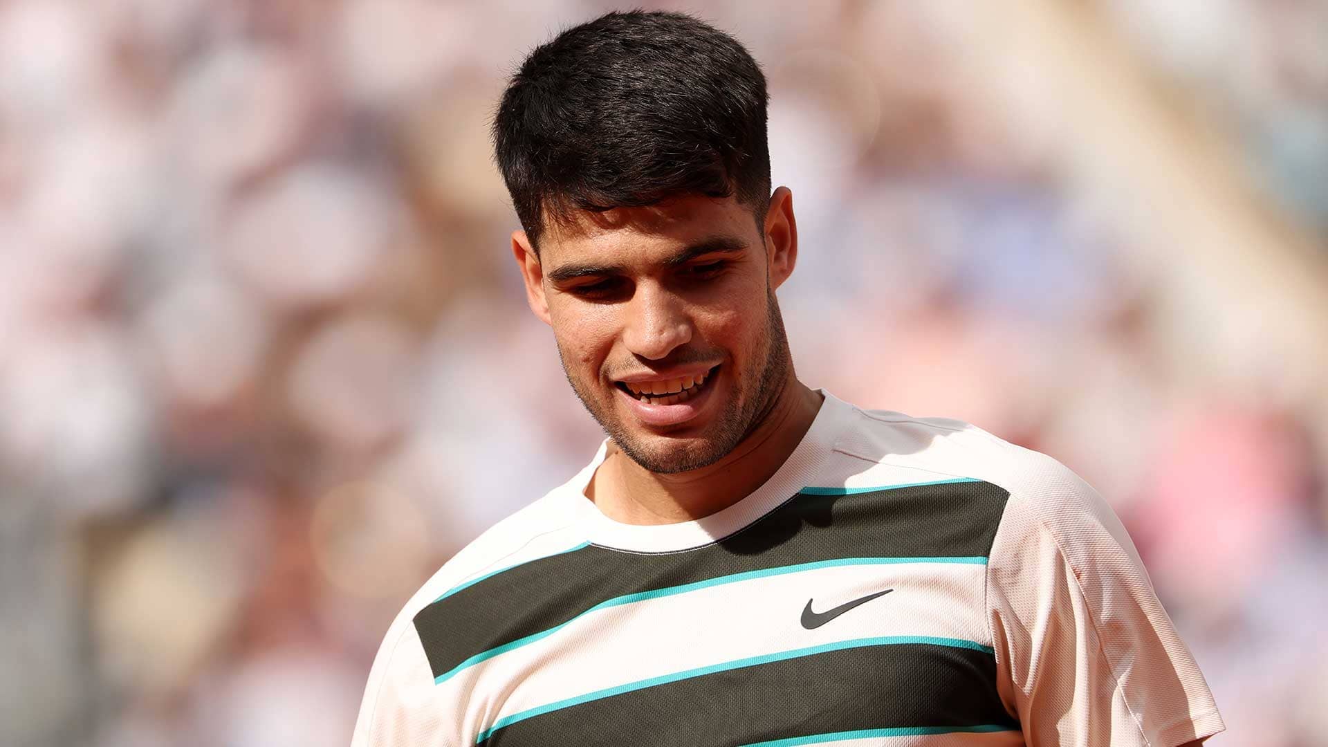 Alcaraz calls foul on himself, gives point to Shelton at Roland Garros
