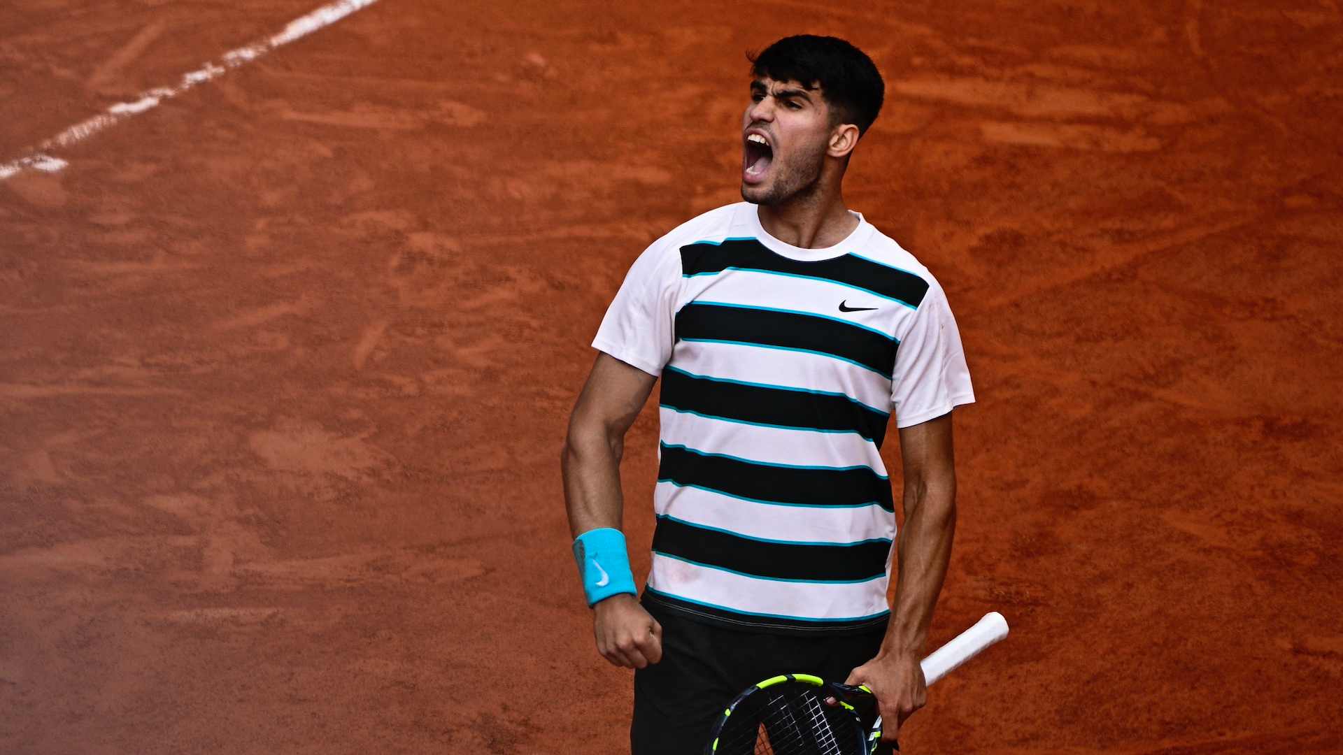 Alcaraz cumple un centenario sobre arcilla desde París