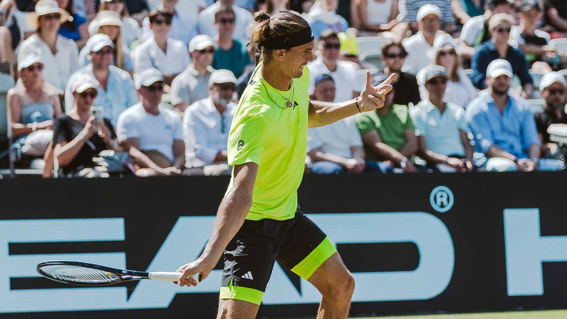 Zverev, Fritz reach Stuttgart SFs