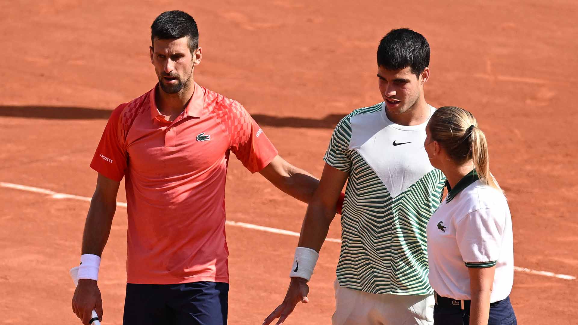 Novak Djokovic and Carlos Alcaraz during their 2023 Roland Garros semi-final