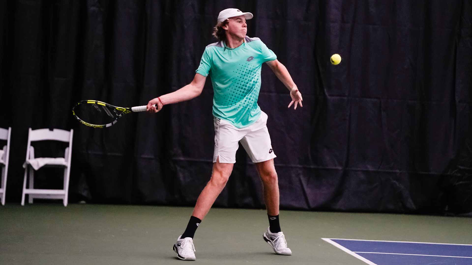 Alex Michelsen in action at the 2023 Cleveland Challenger.