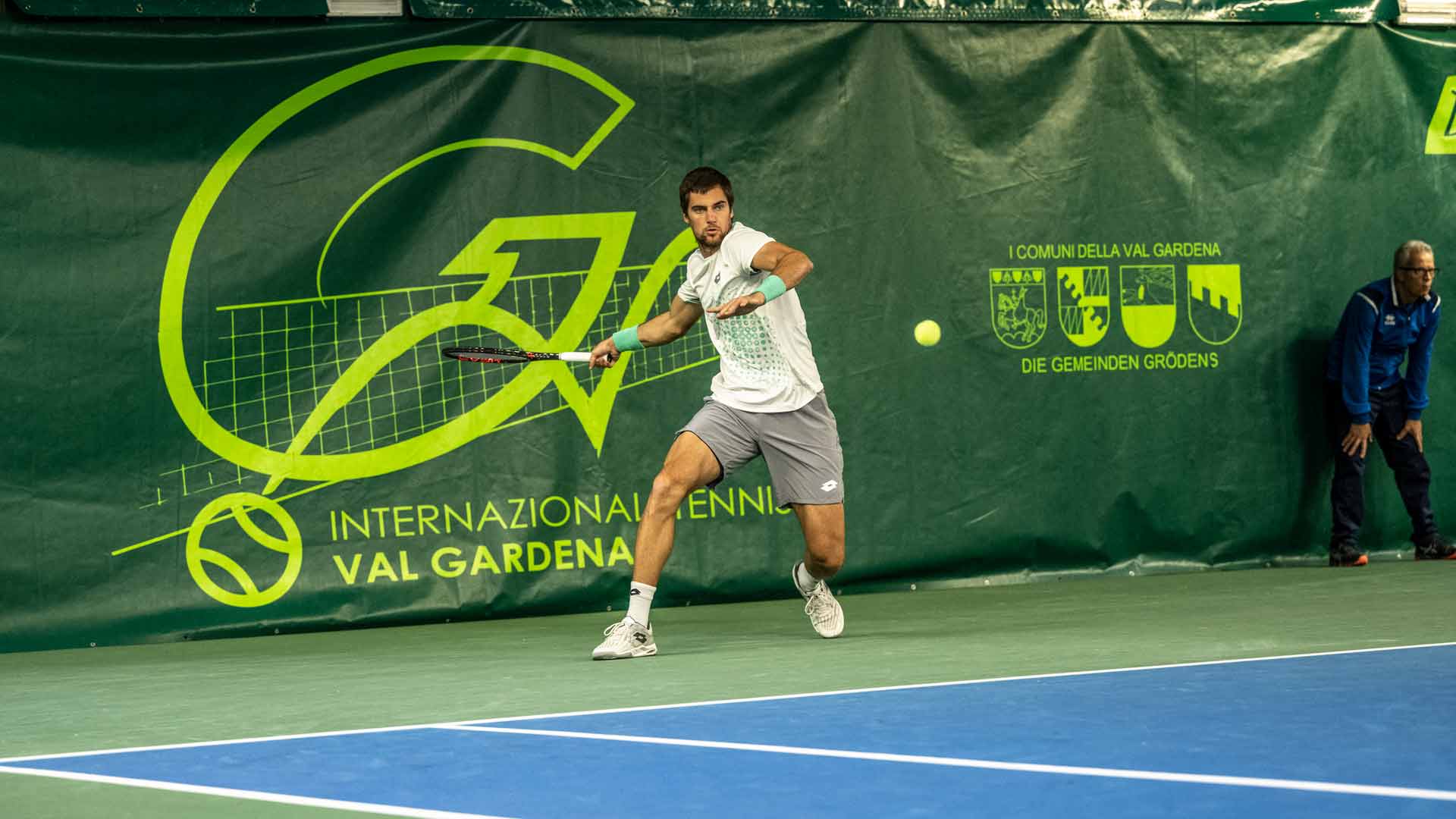 Borna Gojo in action at the 2022 Ortisei Challenger.