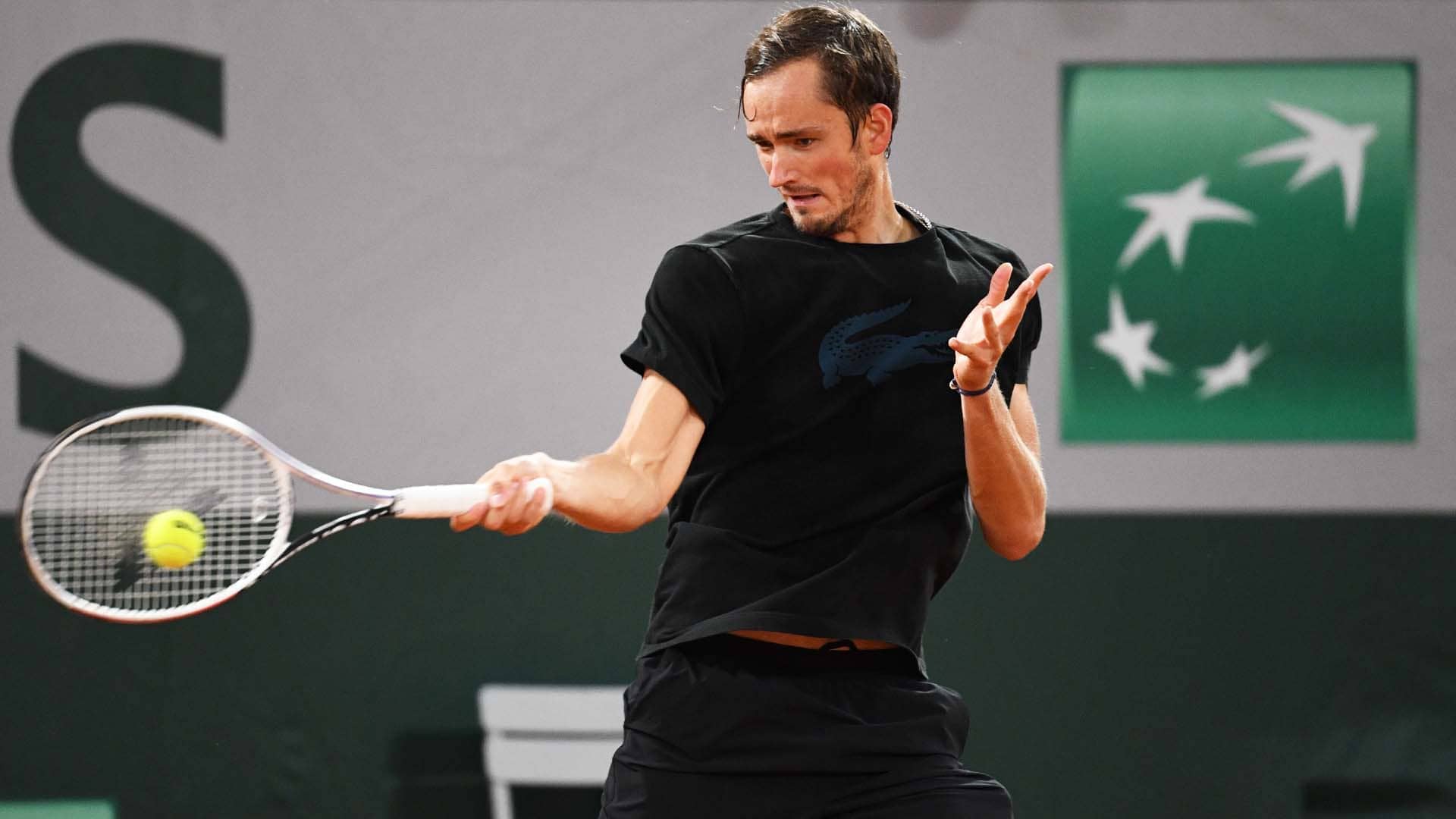 Daniil Medvedev will face Marton Fucsovics in the first round at Roland Garros.