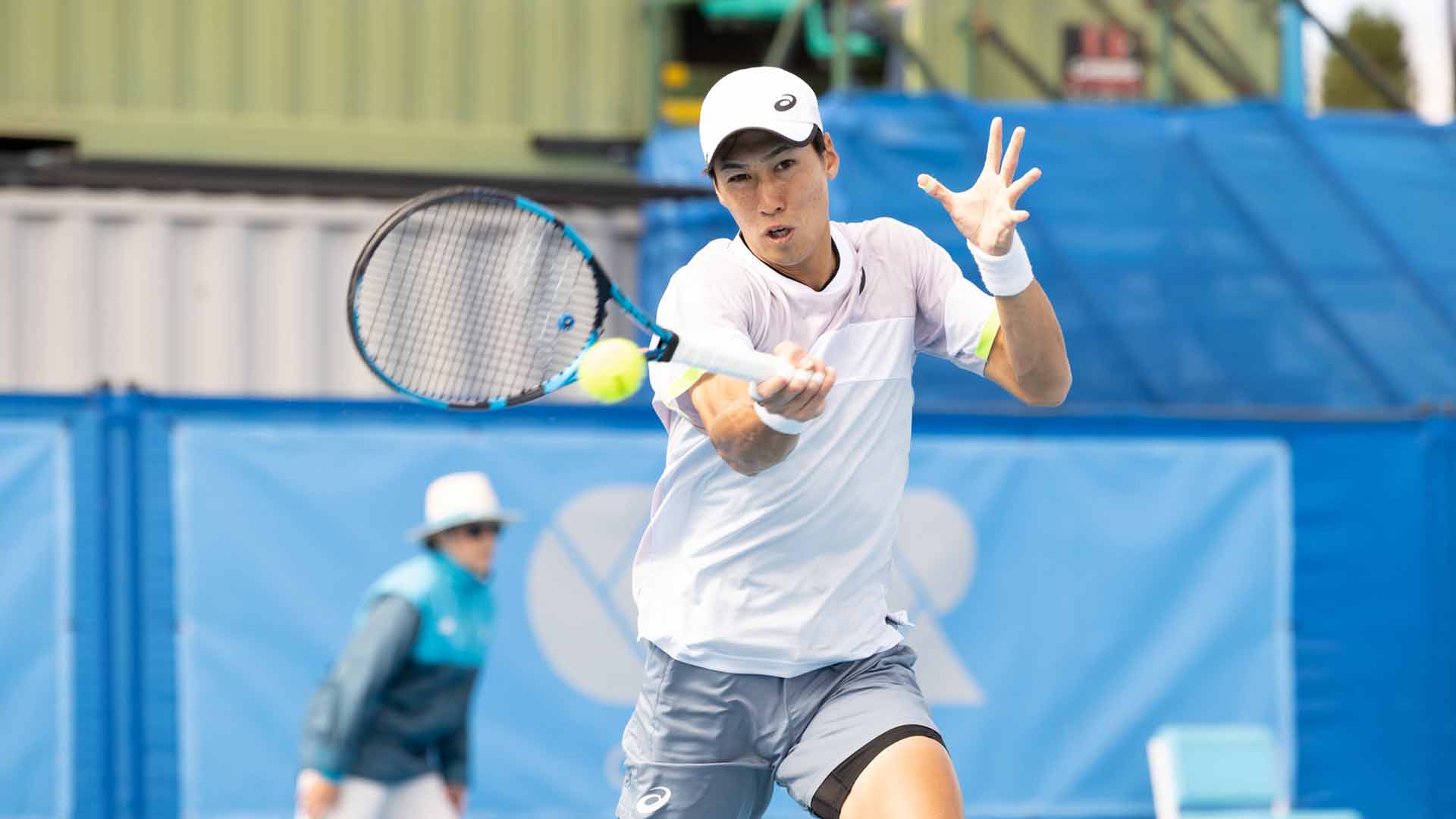 Yosuke Watanuki at the 2023 Canberra Challenger.