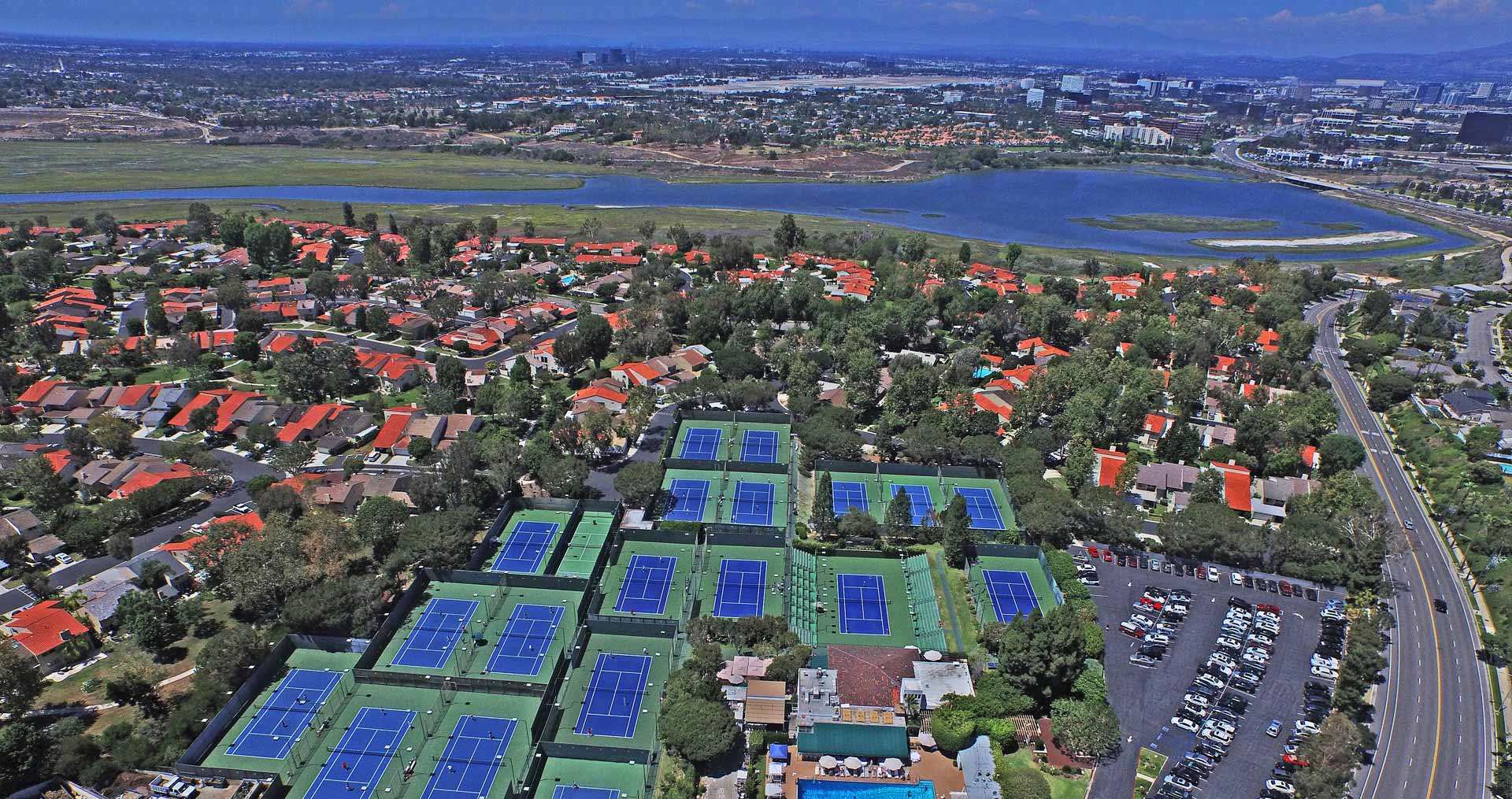 [3] Scott Lipsky (USA) / David Marrero (ESP) vs Jeevan Nedunchezhiyan (IND) / Christopher Rungkat (INA)