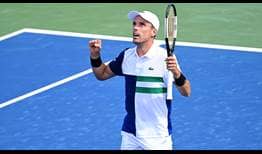 Roberto Bautista Agut tiene récord de 3-8 frente a Novak Djokovic, pero ganó la última vez en pistas rápidas.