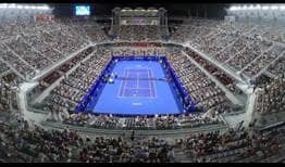 John Isner y Fernando Verdasco disputaron el primer partido oficial en el estadio de la nueva sede Arena GNP Seguros en Acapulco.