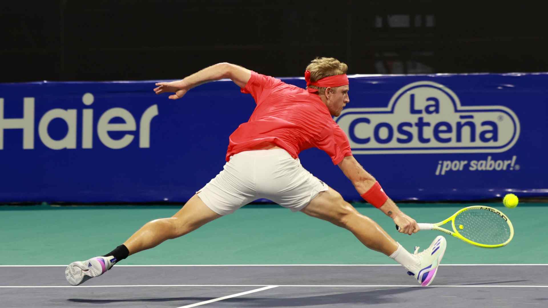 Alejandro Davidovich Fokina ahora tiene récord de 10-5 en la temporada.