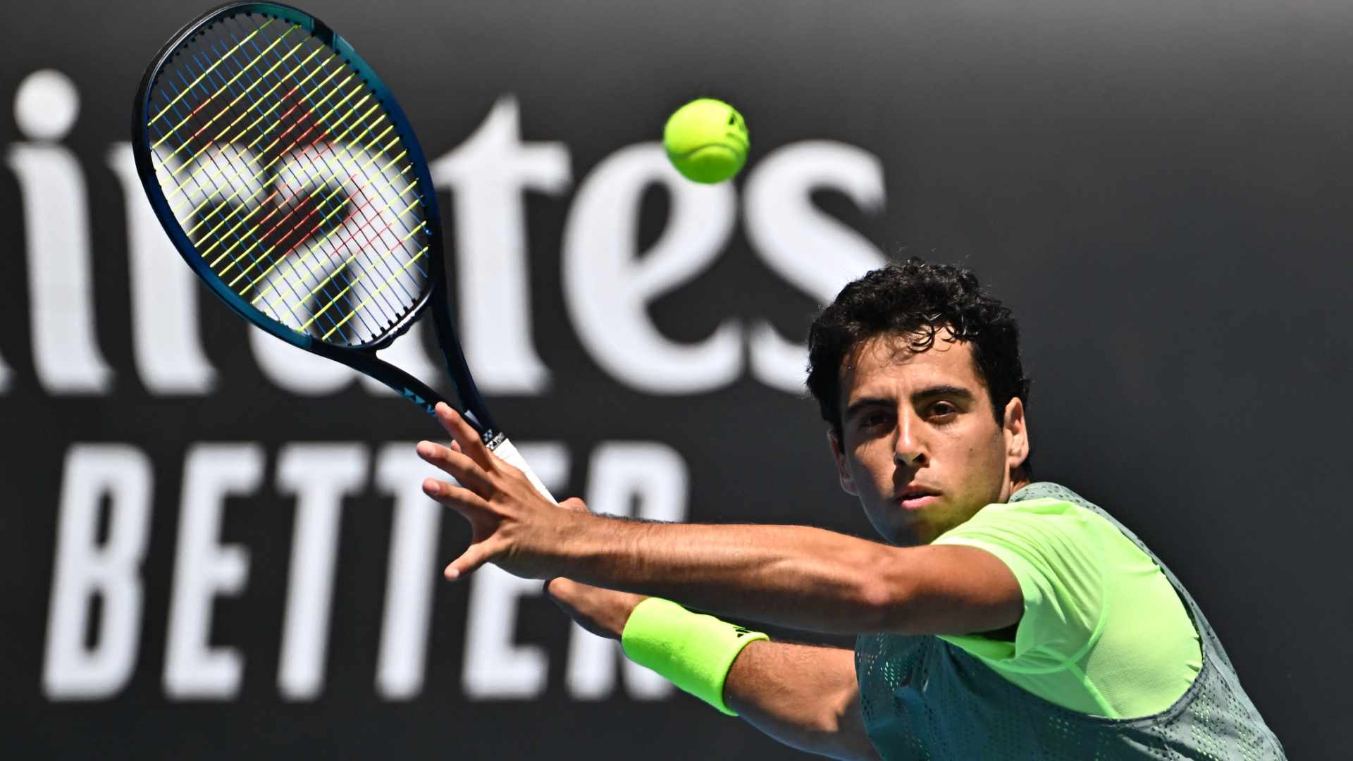 Jaume Munar consigue su octava victoria en cuadros principales de Grand Slam luego de debutar con triunfo en el Abierto de Australia 2024.