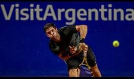 Federico Delbonis supera a Juan Manuel Cerúndolo para quedar con récord de 12-10 en su carrera en el Argentina Open.