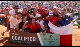 El equipo chileno celebra su triunfo ante Kazajistán en las clasificatorias de Copa Davis 2023.