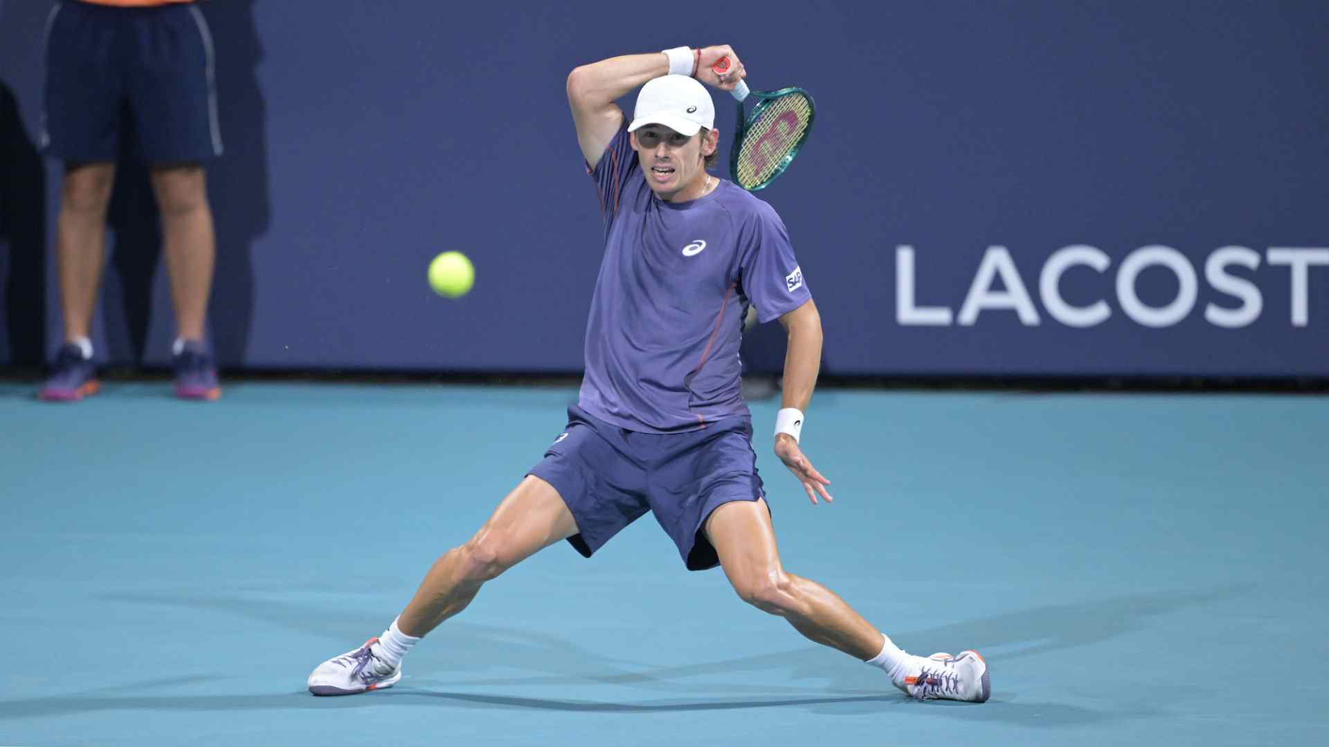 Alex de Minaur in action on Sunday at the Miami Open presented by Itau.