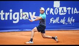 Guido Pella debutó con una victoria en tres sets ante Taro Daniel este lunes en Umag.