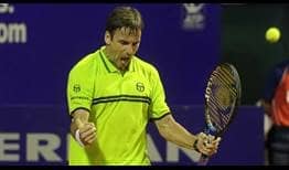 Tommy Robredo breaks four times on his way past seventh seed Fabio Fognini in the first round of the Argentina Open.