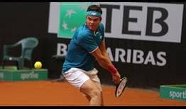 A healthy Milos Raonic is through to the quarter-finals in Istanbul.