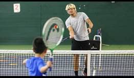 Akira Santillan realizó un clinic para niños en la Gemdale Pingshan International Tennis Academy el pasado domingo.