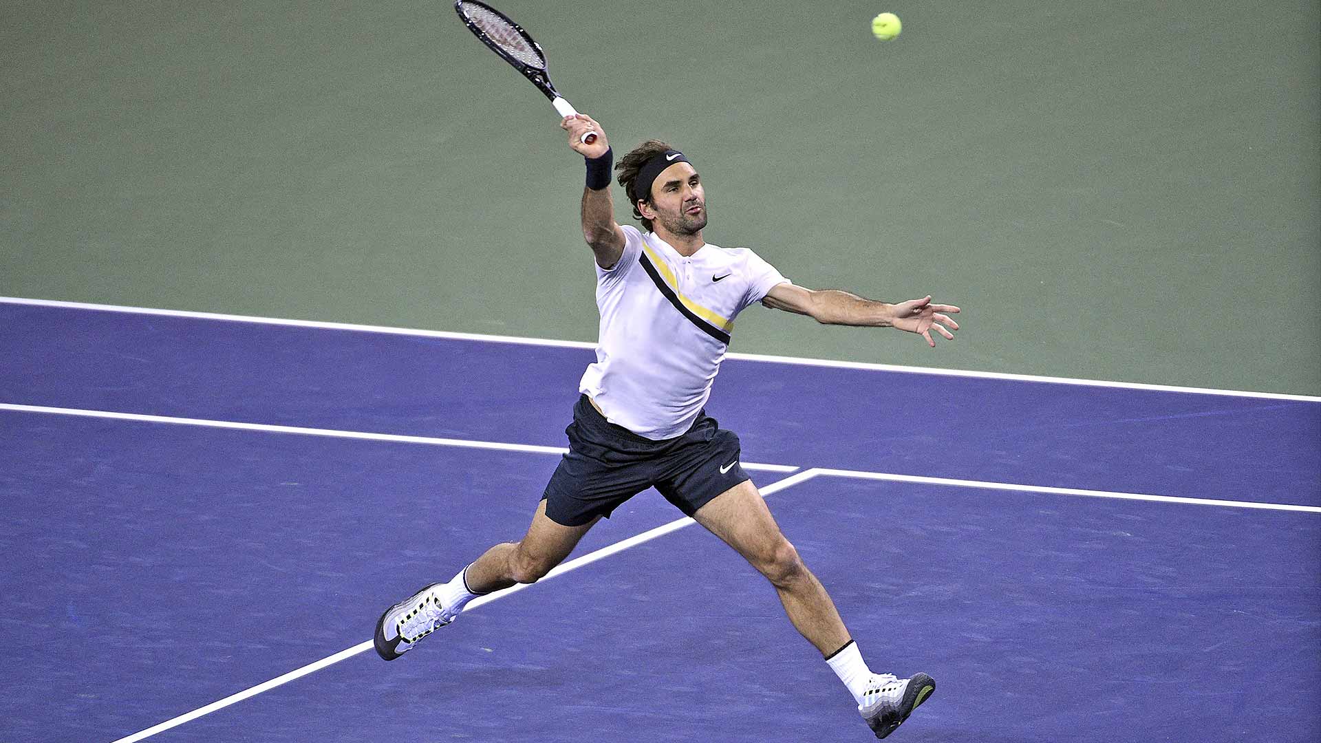 Roger Federer improves to 16-0 on the season, matching his career-best start to a year in 2006.
