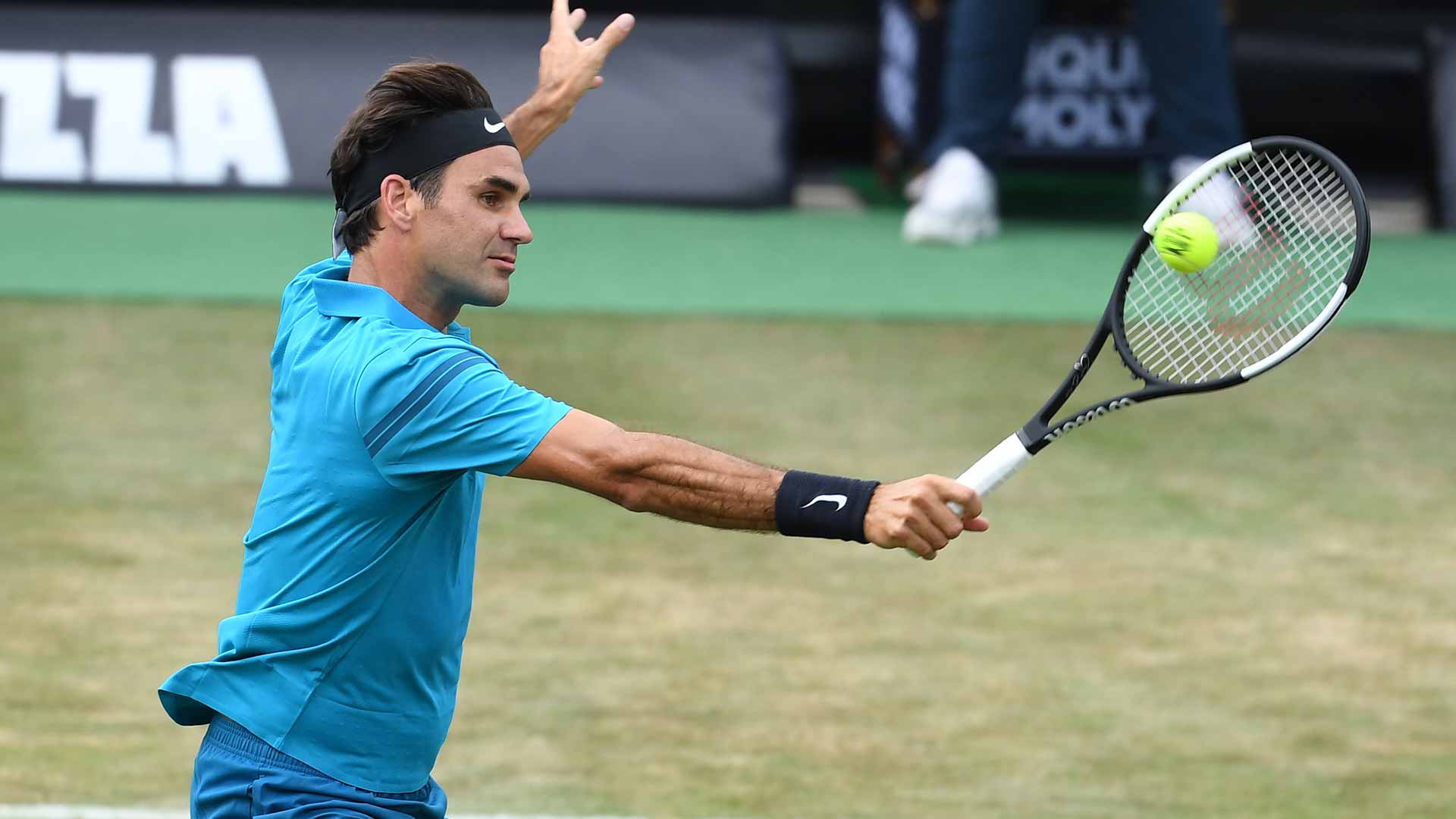 Roger Federer defeats Nick Kyrgios in three sets, winning 85 per cent of first-serve points to advance to the MercedesCup final.
