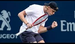 Shapovalov-Toronto-2018-Wednesday-PS-Tuesday-Fist