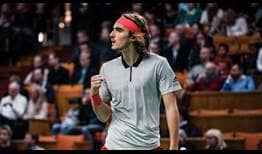 Stefanos Tsitsipas celebra un punto bajo la cubierta del Intrum Stockholm Open 2018.